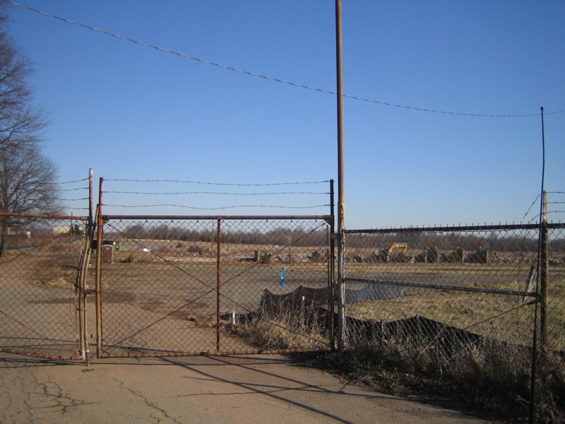 Flemington Speedway from 4th Turn Gate 1-28-2006.jpg (115287 bytes)