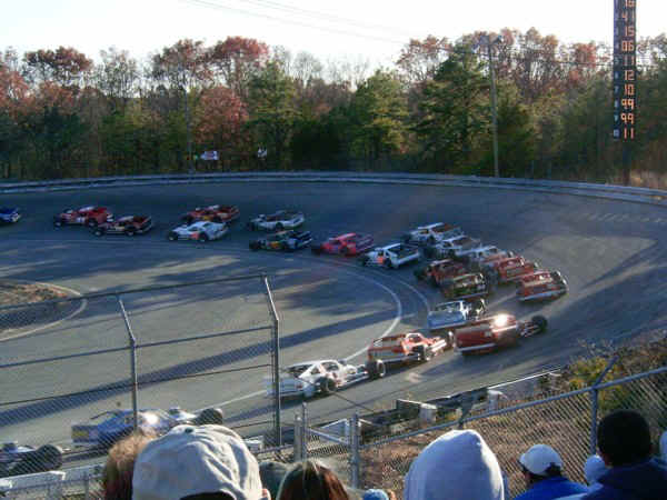 TURKEY DERBY NOV 26 2005 - WALL STADIUM 007.jpg (143692 bytes)