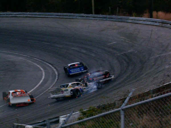 TURKEY DERBY NOV 26 2005 - WALL STADIUM 014.jpg (107866 bytes)